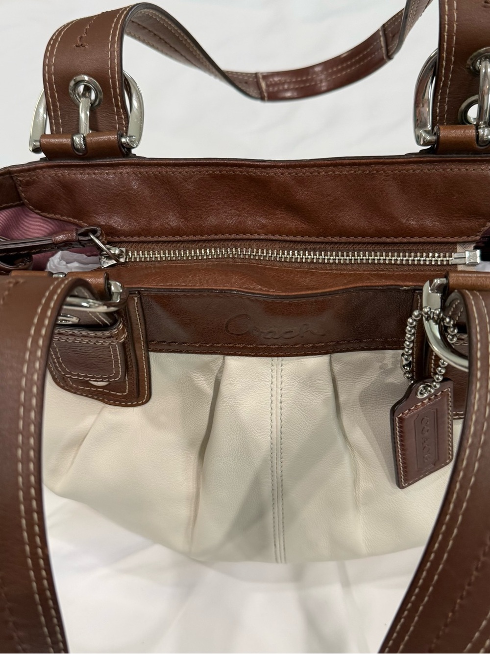 Coach Soho Ivory & Brown.Pleated Leather Shoulder Bag. Scuffs Look at PHOTOS - Picture 8 of 13